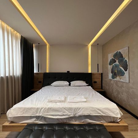 Zet Apartments - Bedroom & Bathroom Pristina Extérieur photo
