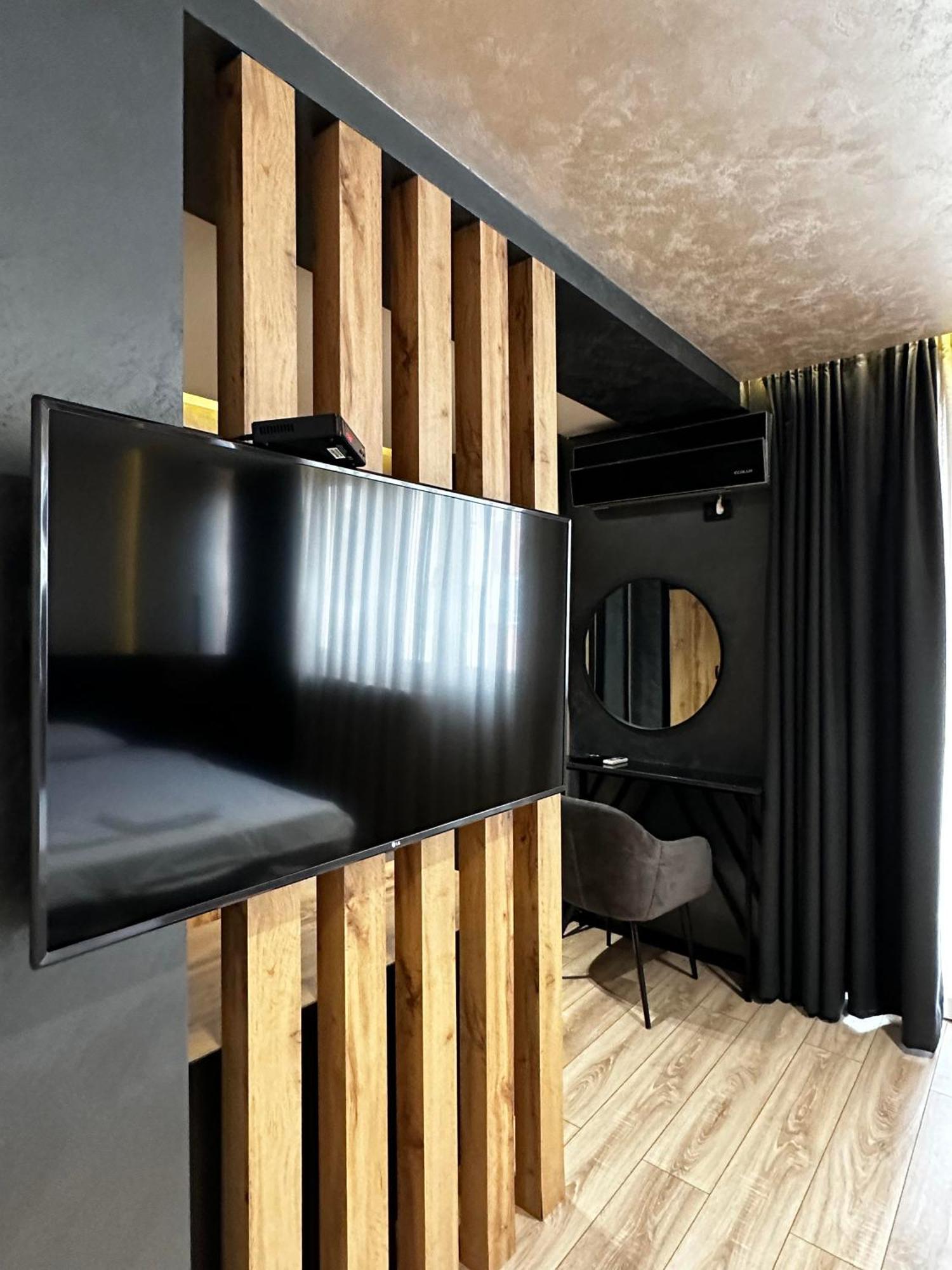 Zet Apartments - Bedroom & Bathroom Pristina Extérieur photo