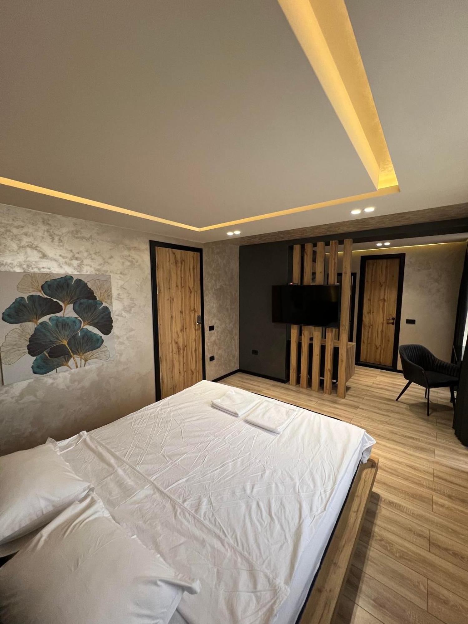 Zet Apartments - Bedroom & Bathroom Pristina Extérieur photo